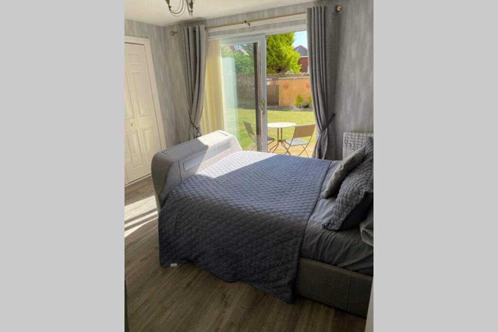 Largs Sea Front, Modern Apartment Екстер'єр фото