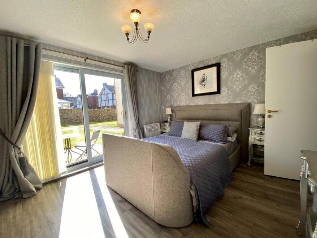 Largs Sea Front, Modern Apartment Екстер'єр фото